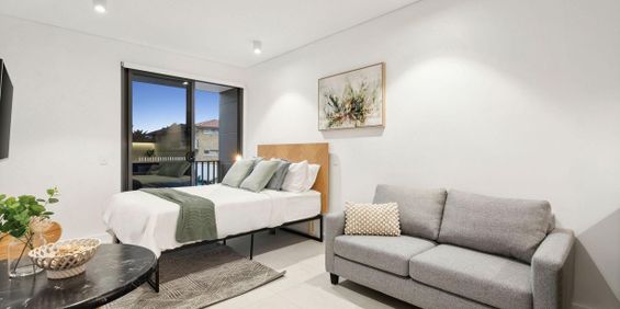 FURNISHED STUDIO APARTMENTS - RENT INCLUDES WATER,GAS,ELECTRICITY AND INTERNET! - Photo 3