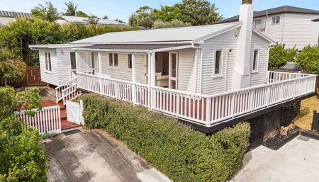 Forrest Hill - Sunny House With Views - Photo 2