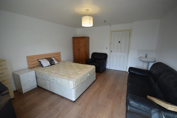 5 bedroom terraced house to rent - Photo 1