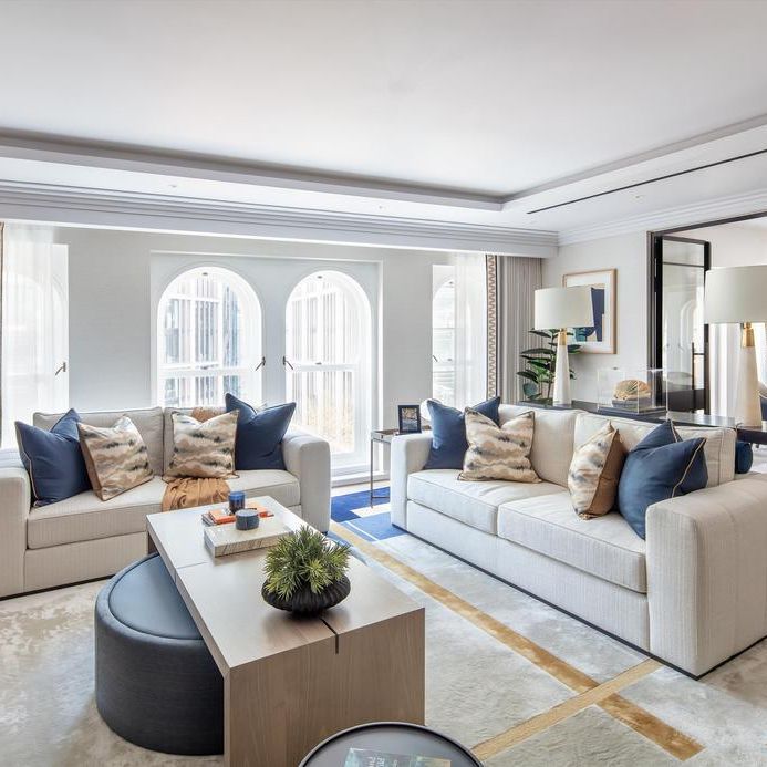 4 bedroom flat to rent - Photo 1