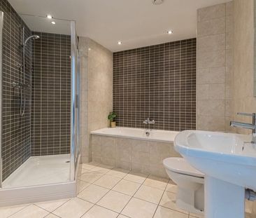 3 Bed Flat, Mann Island, L3 - Photo 6