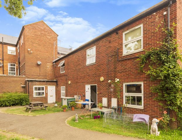 2 bedroom apartment to rent Duncombe Street, Bletchley, MK2 2LY - Photo 1