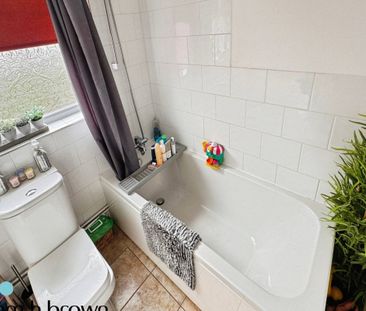 Longfields - Photo 6