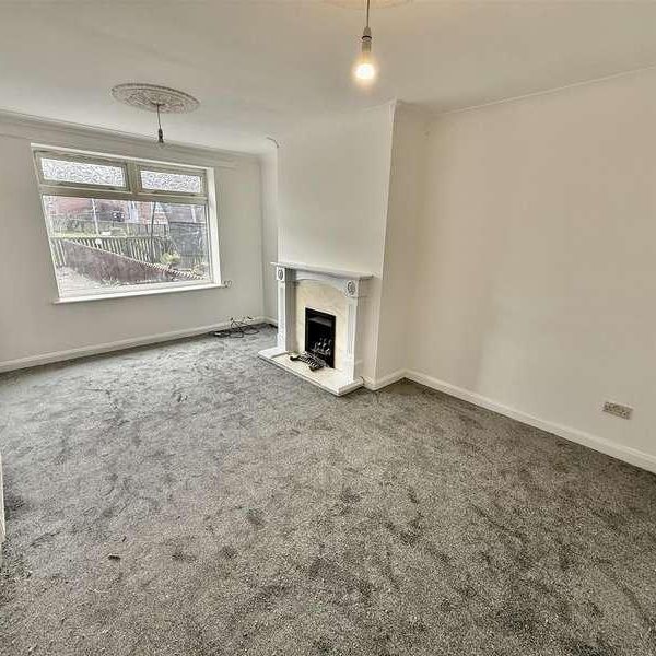 Curren Gardens, Gateshead, NE10 - Photo 1