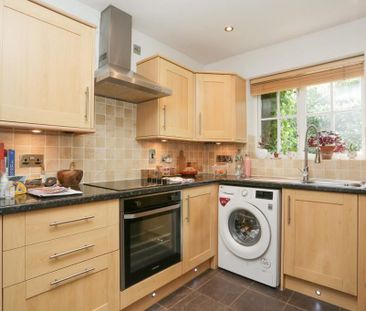 3 bedroom terraced house to rent - Photo 2