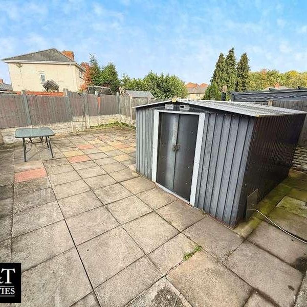 Warwick Road, Dudley, DY2 - Photo 1