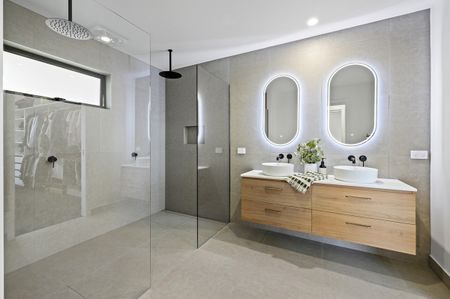 Luxury Living in Lenah Valley - Photo 2