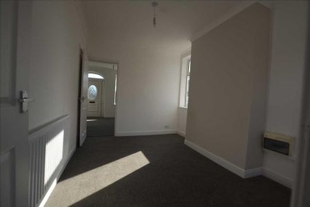 2 bedroom semi-detached house to rent - Photo 2
