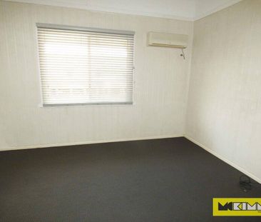 LARGE FAMILY HOME CLOSE TO CBD! - Photo 3