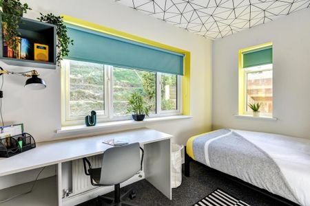 1 bedroom in a house share to rent - Photo 2