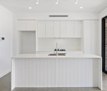 NEAR NEW STUNNING SPLIT LEVEL HOME - FIRST WEEKS RENT FREE - Photo 1