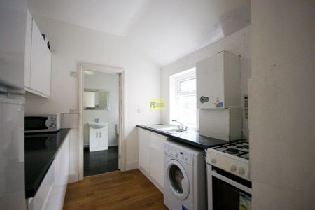 3 bedroom terraced house to rent - Photo 5