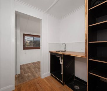 "Crompton House" Available for rent now! (newly renovated) - Photo 6
