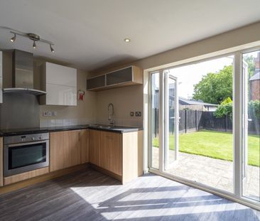 6 Bed Semi-Detached House, Radcliffe Mount, NG2 - Photo 5