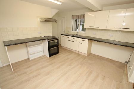 2 bedroom townhouse to rent - Photo 5