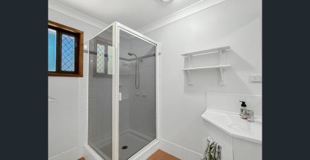 Spacious Family Living on 1,151sqm in the Heart of Ningi! - Photo 4