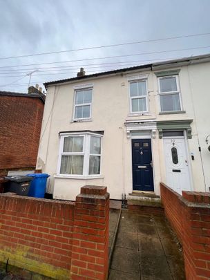 3 bedroom terraced house to rent - Photo 1