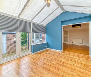 3 bedroom semi-detached house to rent - Photo 2