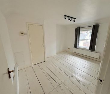 2 bedroom semi-detached house to rent - Photo 2