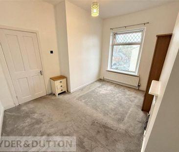 3 bedroom end of terrace house to rent - Photo 4