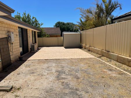 Modern 3 Bedroom Home In Wonthella - Photo 3