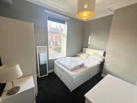 St Ann's Mount (Room 3), Leeds, Burley - Photo 3