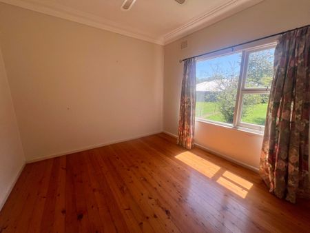 2 Bedroom Home on a Large Block - Photo 4