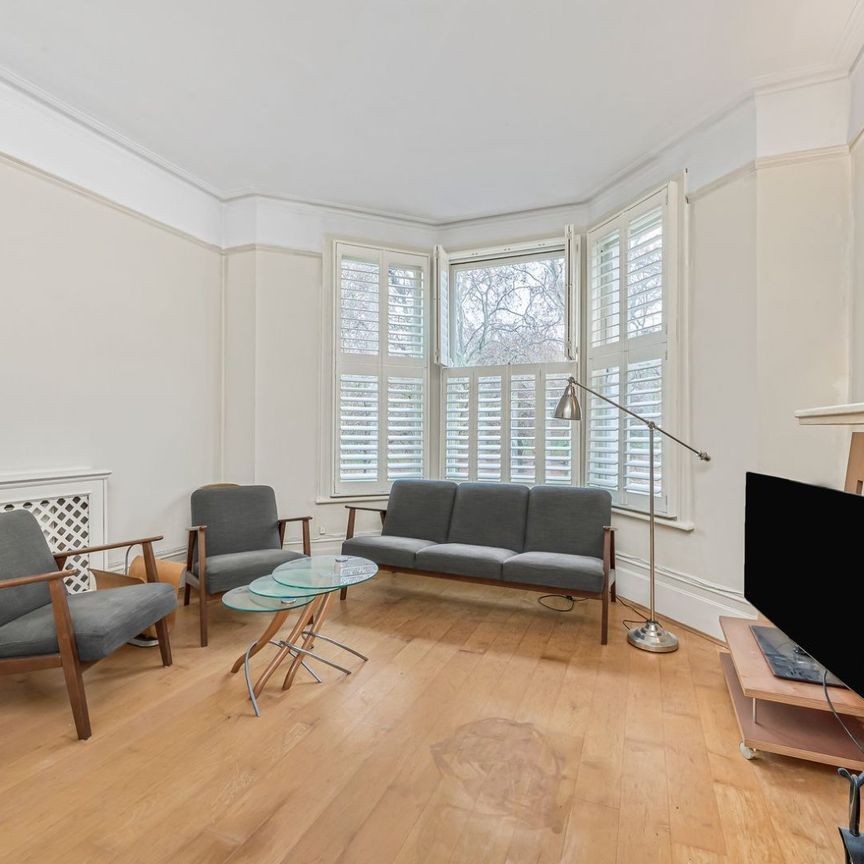 Albert Bridge Road, London, SW11 - Photo 1