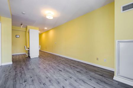 For Lease - 111 Elizabeth Street Unit# 1705, Toronto, Ontario - Photo 4