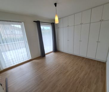 Een goed gelegen gelijkvloers appartement met ruim terras en autost... - Foto 1