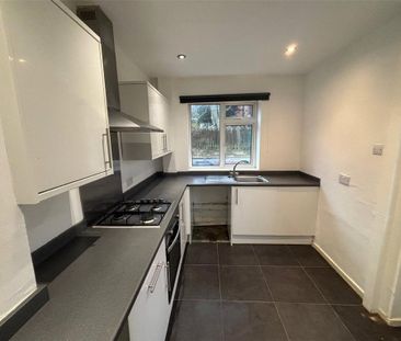 2 bedroom semi-detached house to rent - Photo 5