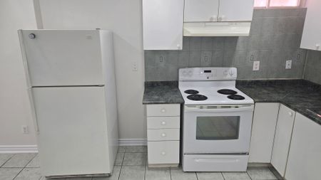 For Lease - 38 Goreridge Crescent, Brampton, Ontario - Photo 4