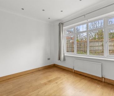 4 bedroom detached house to rent - Photo 5