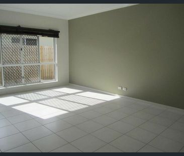Spacious 4-Bedroom Family Home in a Quiet Location - Photo 1