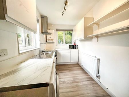 2 bedroom end of terrace house to rent - Photo 5