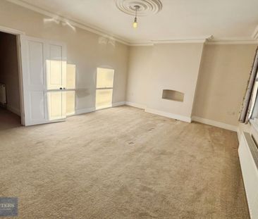 3 bedroom House To Let Total Size: 1228 SQ FT - Photo 4