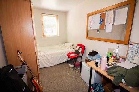 4 Bed Flat, Mulberry Court, SO14 - Photo 3