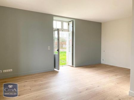 Location Appartement 1 pièce 37m² FONTENAY LE COMTE 85200 - Photo 5