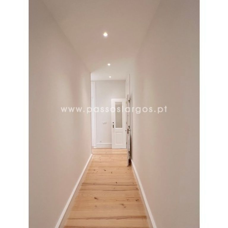 4 room luxury Flat for rent in Lisbon - Photo 1