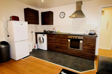 3 Bed 1 Bath - Photo 5
