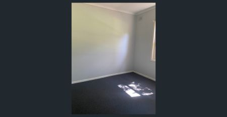 Neat 3 Bedroom Family Home - Photo 3