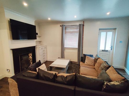 2 bedroom terraced house to rent - Photo 1