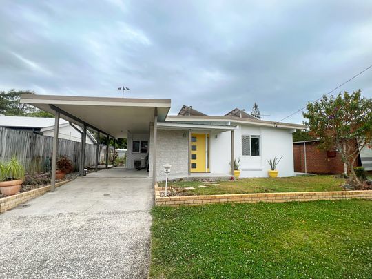 Charming 4-Bedroom House in West Ballina - Photo 1