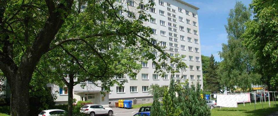 Helle 2-Raum-Wohnung mit Einbauküche - Foto 1