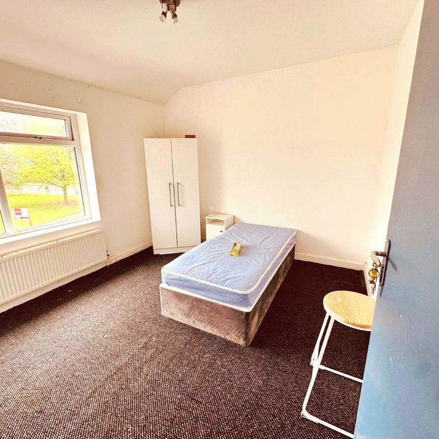 Peel Drive, Little Hulton, Manchester, M38 - Photo 1