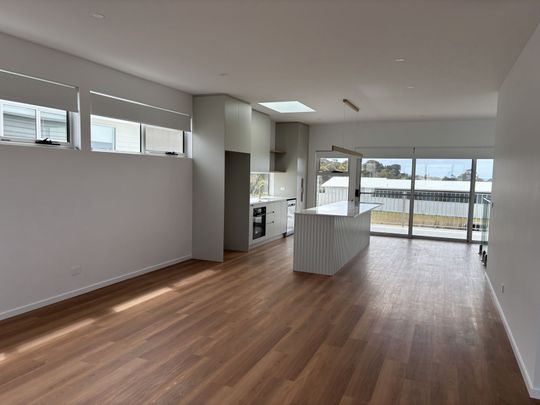 2/60 Taroona Street, Hawley Beach TAS 7307 - Photo 1