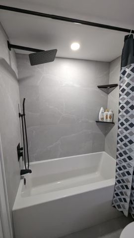 For Lease - 60 Carr Street Unit# TH3, Toronto, Ontario - Photo 2