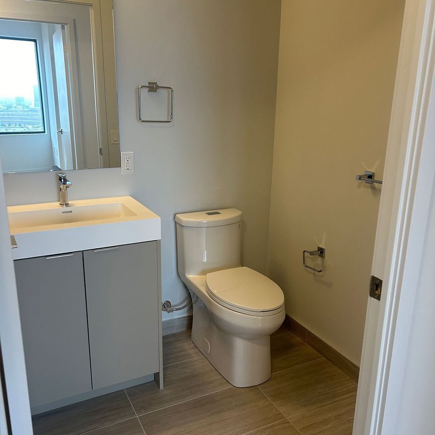 For Lease - 2920 Highway 7 N/A Unit# 1702, Vaughan, Ontario - Photo 1