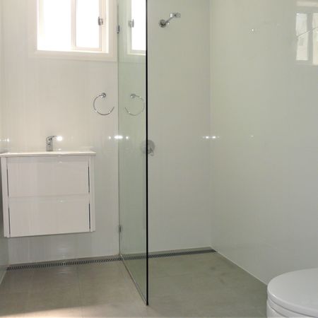 Spacious One Bedroom House Opposite Lambton Park - Photo 3