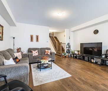 For Lease - 326 Bonnieglen Farm Boulevard, Caledon, Ontario - Photo 5